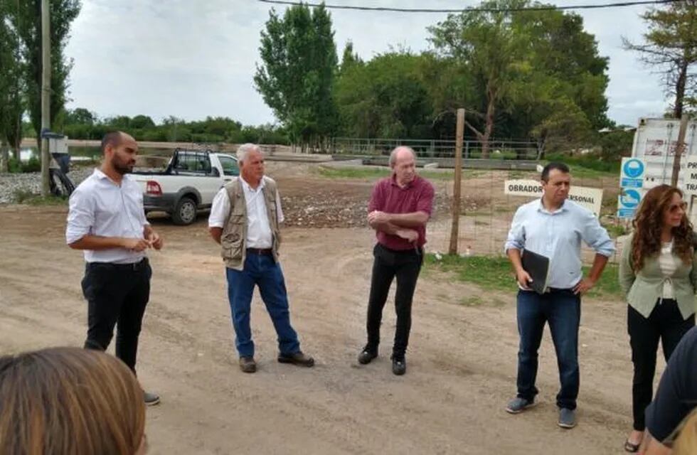 Arroyo Chicamtoltina, vecinos y funcionarios visitaron las lagunas sanitarias