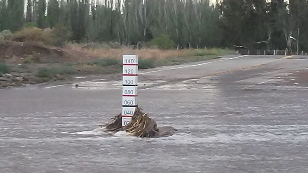 Viento, lluvia y granizo provocaron daños en distintas zonas de San Rafael. Gentileza 