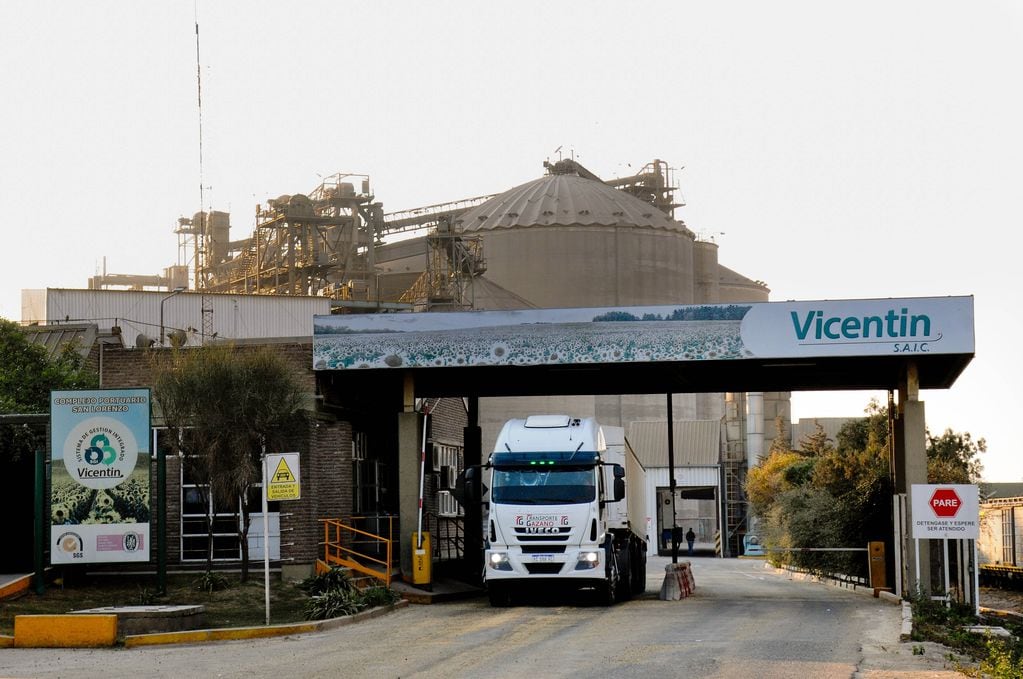 Santa Fe: La cerealera Vicentín.
Foto: Télam