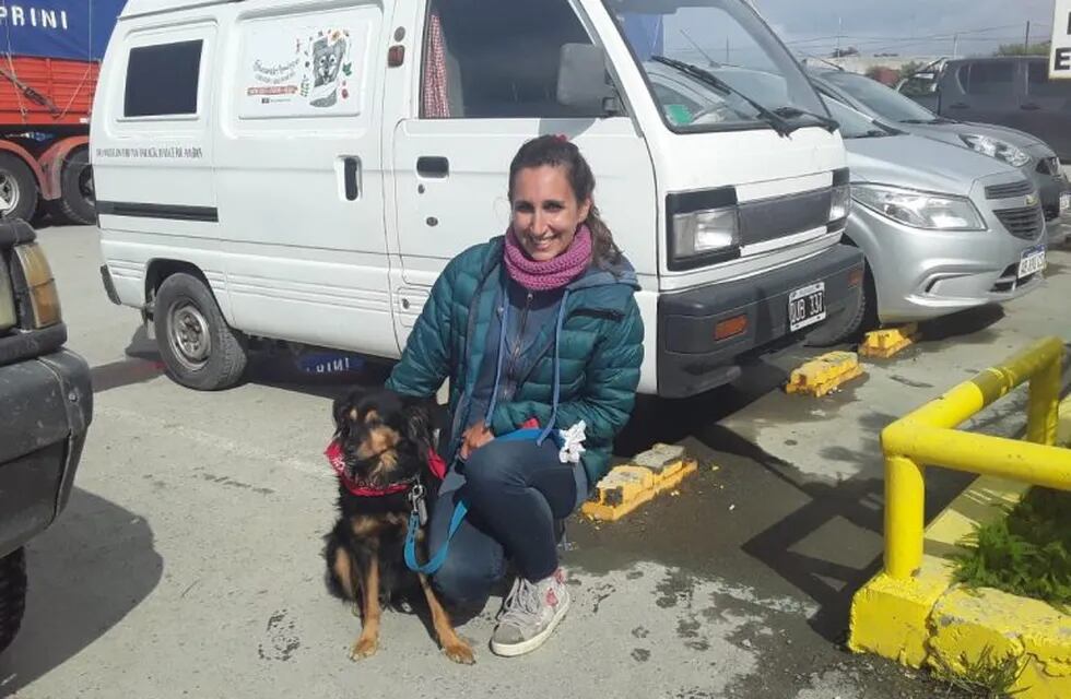 María Constanza Aziniany brindará su clase N°13 de educación canina en Tolhuin