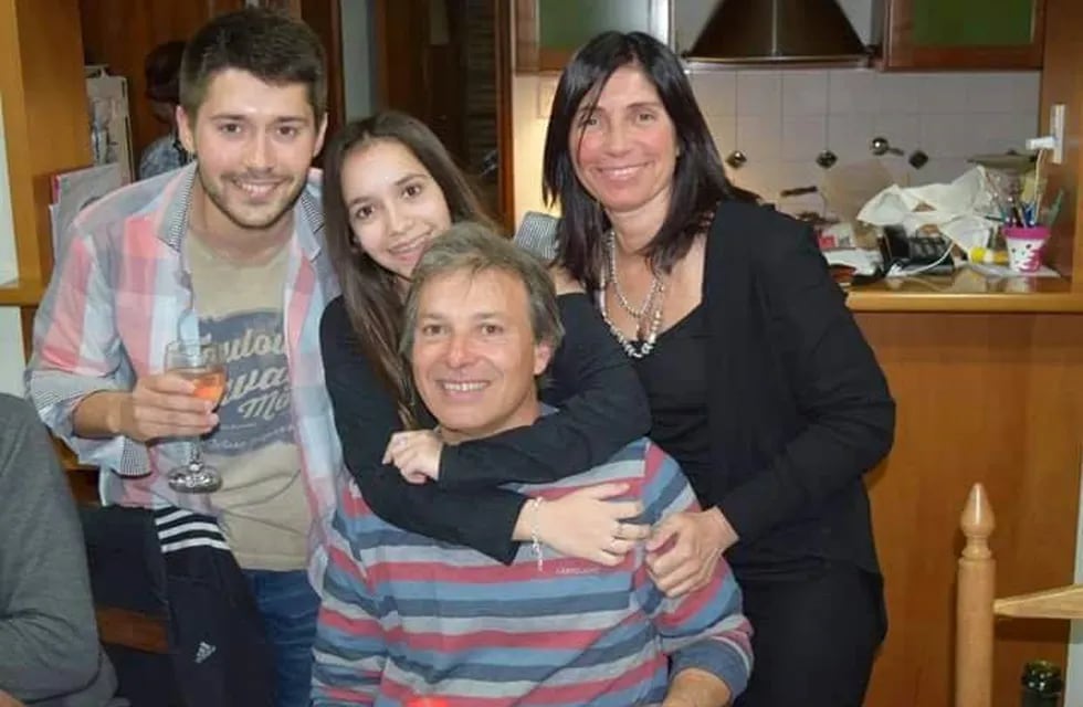 La familia Cervigni que murió este viernes en la autopista a Córdoba. (Facebook)
