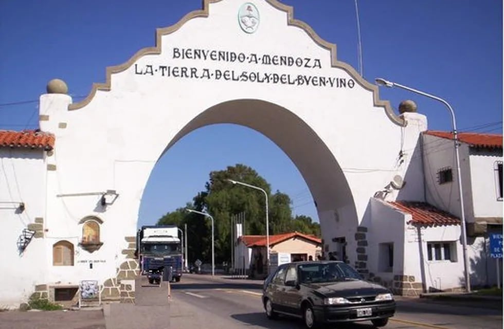 Arco Desaguadero, cruce entre Mendoza y San Luis.