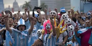  Los hinchas argentinos en Brasil crearon una nueva canción para el Mundial. (AFP)