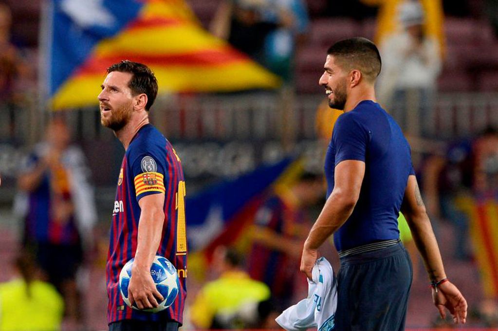 Messi se llevó la pelota a casa. Foto: AFP.