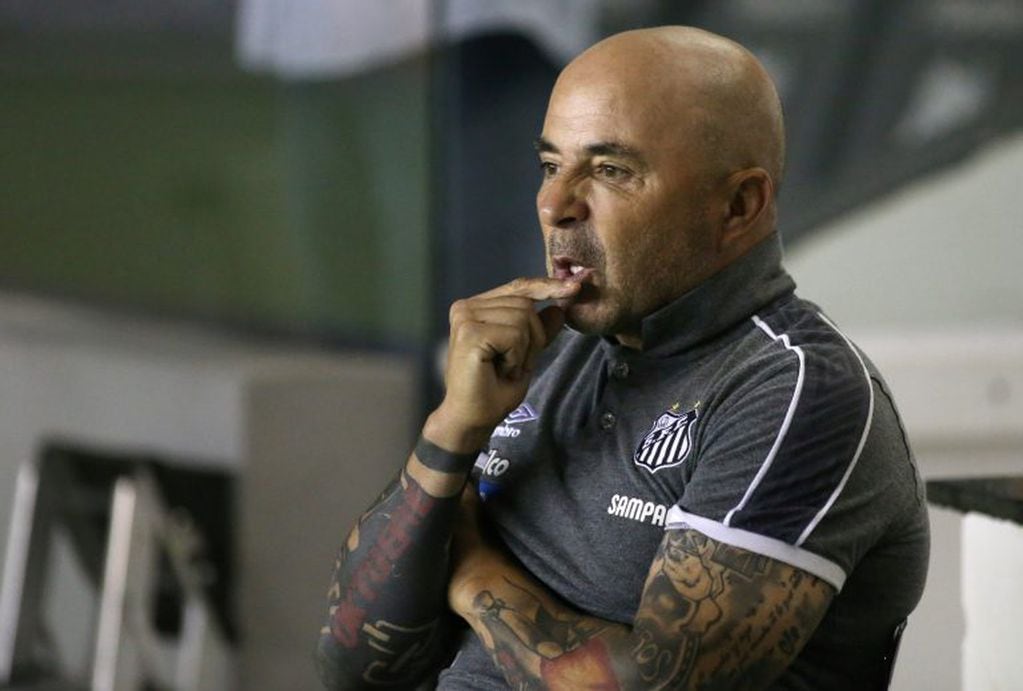 Jorge Sampaoli analiza irse de Santos. (REUTERS)