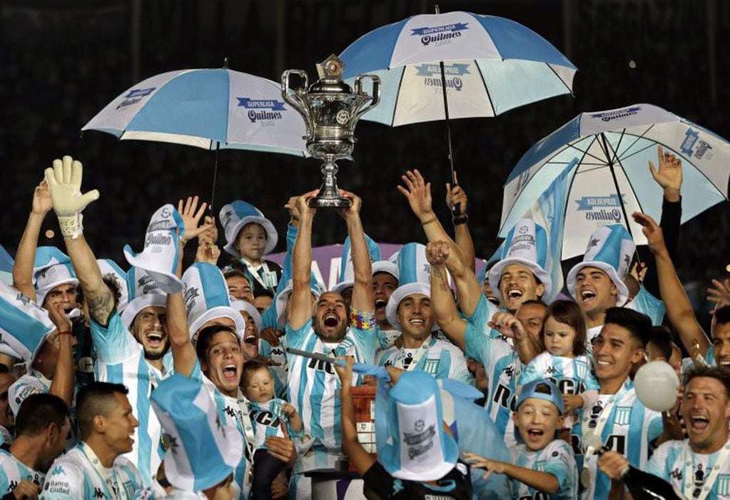 Racing festeja el último título de la Superliga (Foto: Alejandro Pagni / AFP).