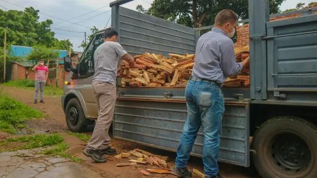 Solidaridad e inclusión: la Municipalidad entregó más de 50 toneladas de leña a comedores y merenderos en la ciudad de Posadas