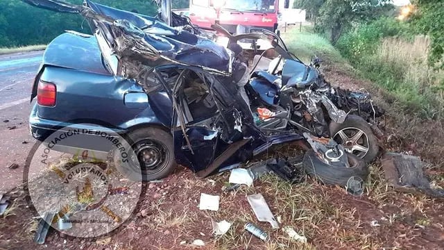 Garuhapé: un hombre falleció debido a un choque entre un auto y un camión