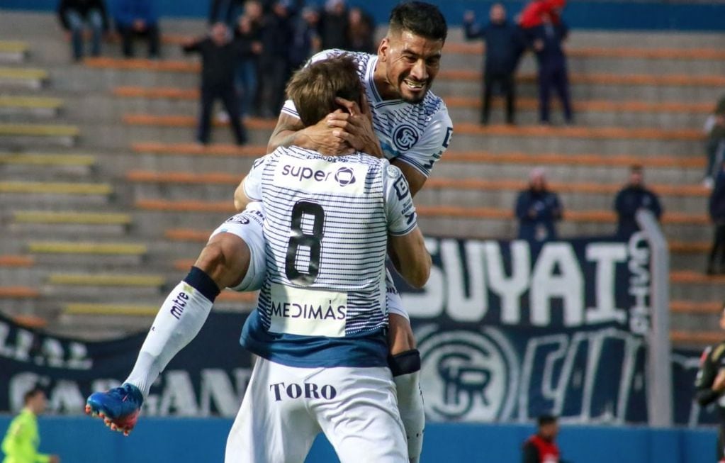 La alegría e ilusión de Independiente Rivadavia sigue intacta en la Primera Nacional.