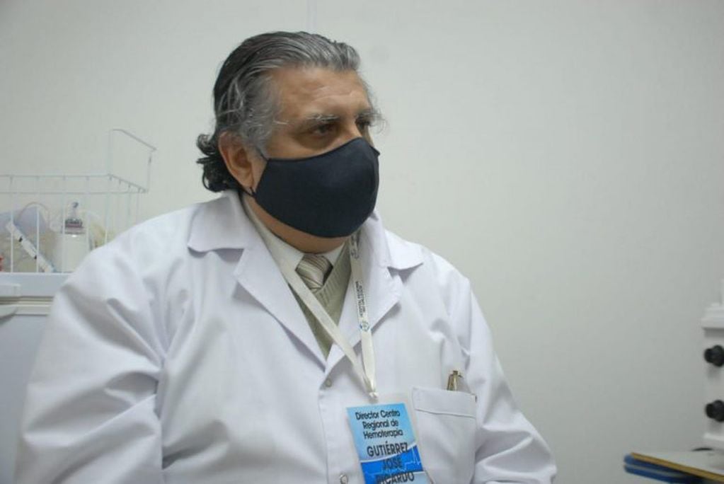 Dr. José Gutiérrez. Jefe del Servicio de Hemoterapia del Hospital Regional de Río Gallegos,