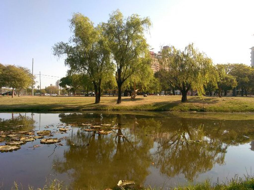Uno de los atractivos turísticos de Resistencia es la Laguna Argüello.