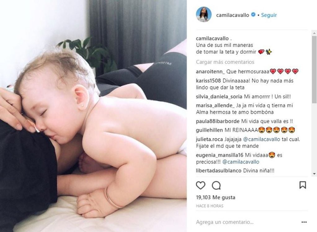 La dulce postal de Camila Cavallo amamantando a su beba. (Foto: Instagram)