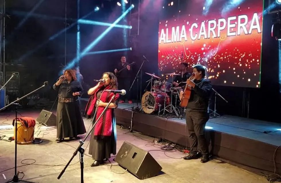 Alma Carpera en el Paseo de los Poetas (Facebook Alma Carpera)