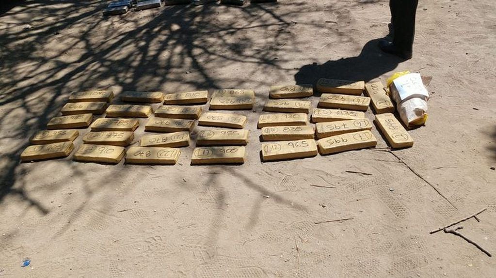 La Policía encontró unos 300 kilos de marihuana en un galpón en La Carbonada.