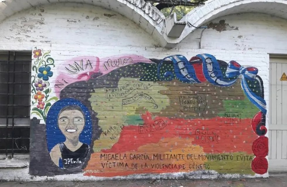 En el Centro Universitario Rosario (CUR) pintaron un mural para recordar a la joven entrerriana asesinada.