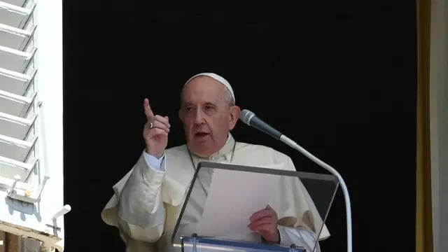 El Papa Francisco suspendió por seis meses al arzobispo de Colonia, Rainer Maria Woelki, tras una auditoría por casos de abuso de menores. (Vincenzo PINTO / AFP).