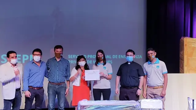 Puerto Esperanza: entrega de mobiliario al Instituto San Nicolás de Flüe