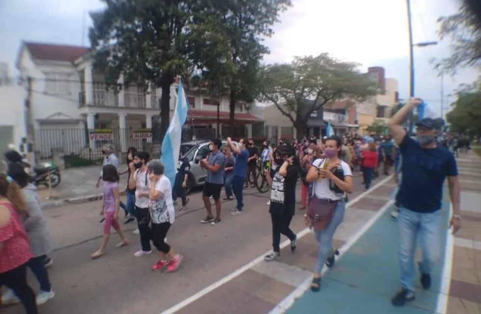 Miles de formoseños marcharon por la avenida 25 de mayo