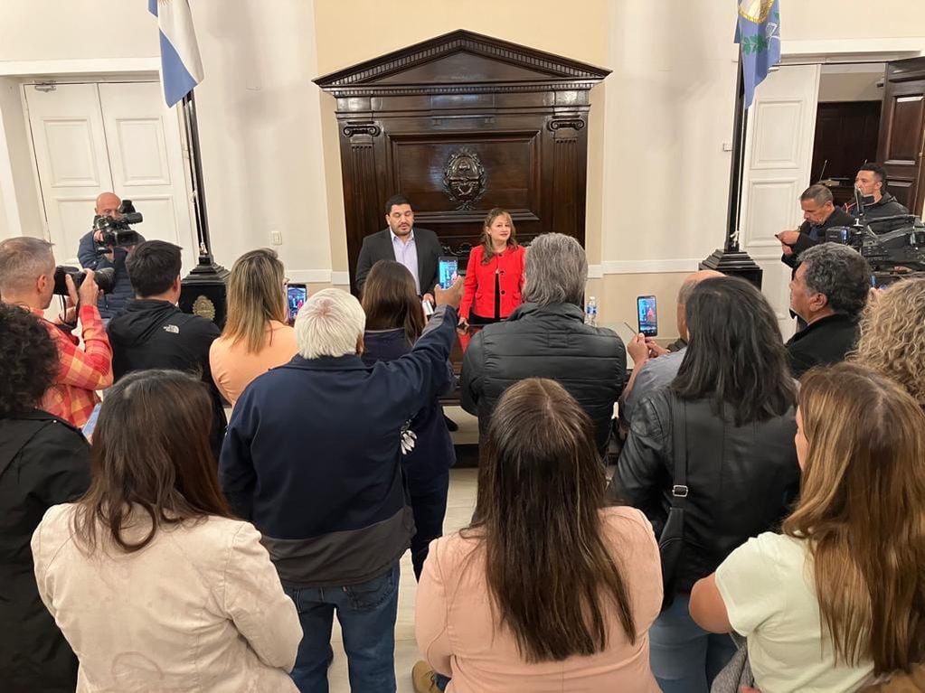 El intendente de Malargüe, Juan Manuel Ojeda, junto a su esposa, la senadora radical Jésica Laferte.