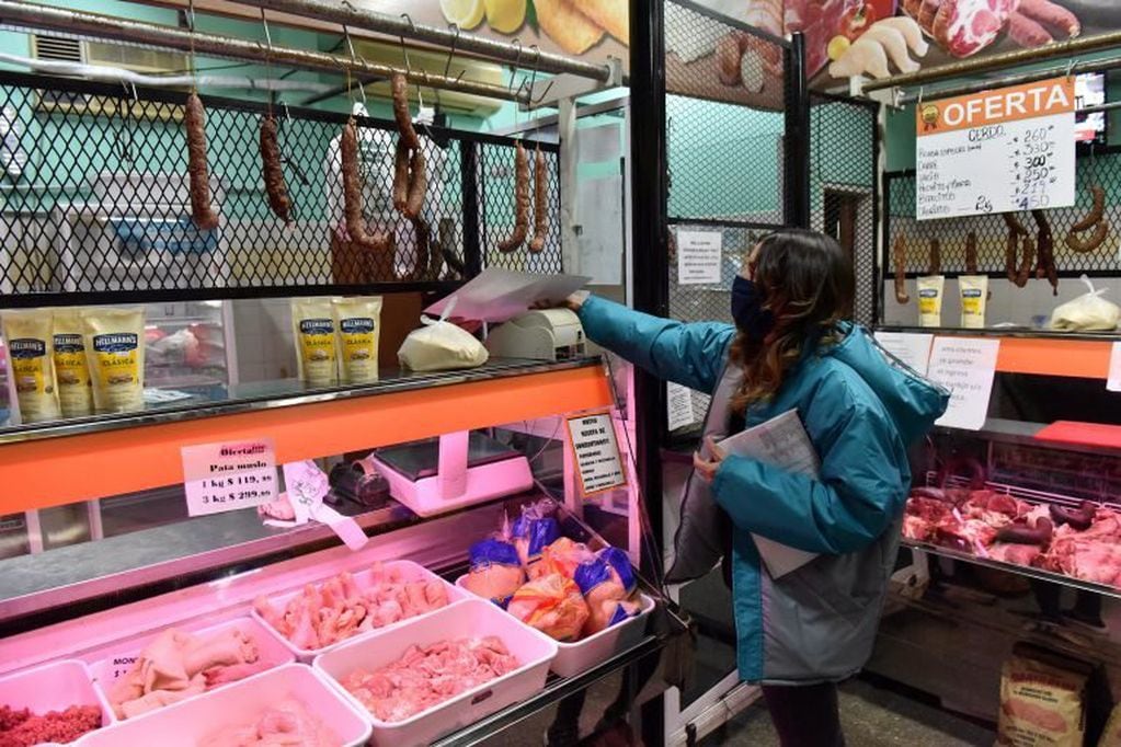 La Municipalidad de La Plata verifica el cumplimiento de precios máximos de carne y productos avícolas (Municipalidad de La Plata)