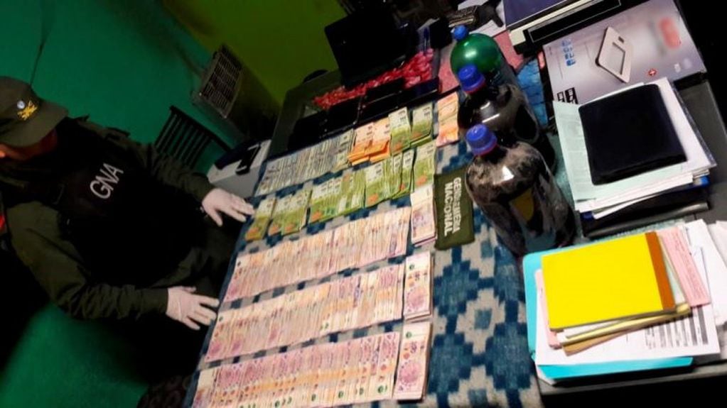 Encontraron drogas y dinero en efectivo. Foto: Gendarmería Nacional.