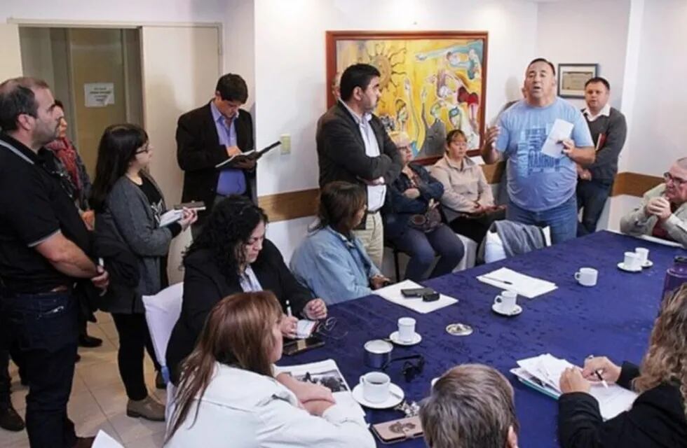 La reunión con los concejales duró casi una hora. Foto: El Diario de la República.
