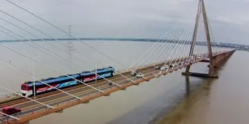 Un marino paraguayo evitó que un hombre se tire del puente San Roque González de Santa Cruz