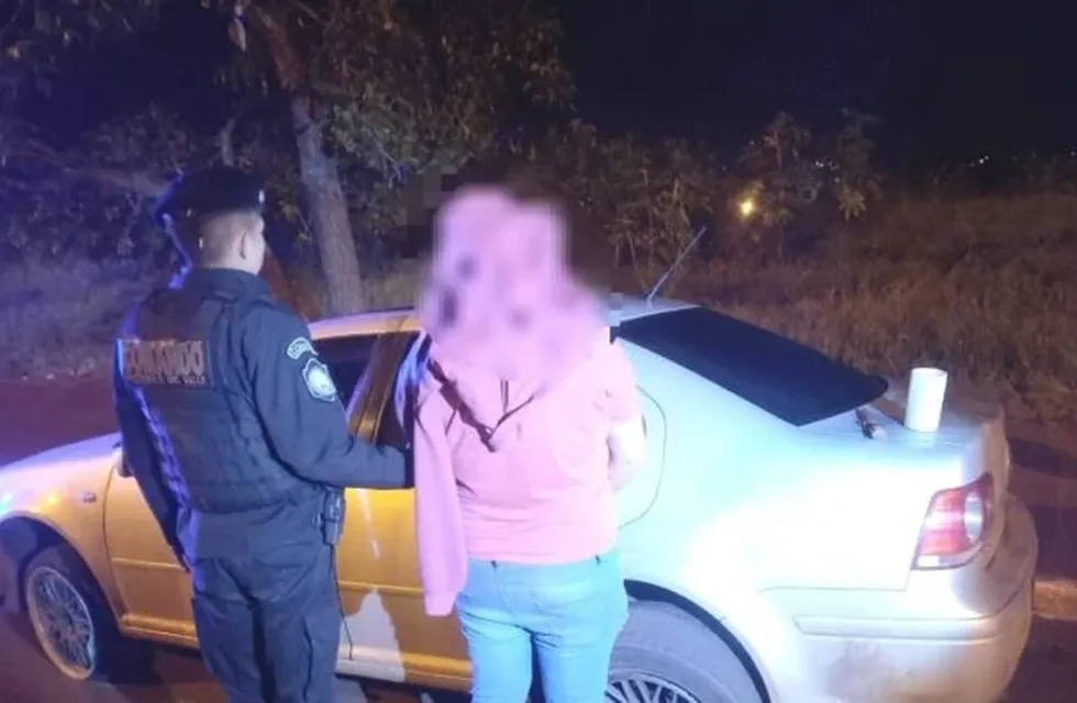Un conductor alcoholizado enfrentó con un cuchillo a la Policía y fue detenido - Aristóbulo del Valle