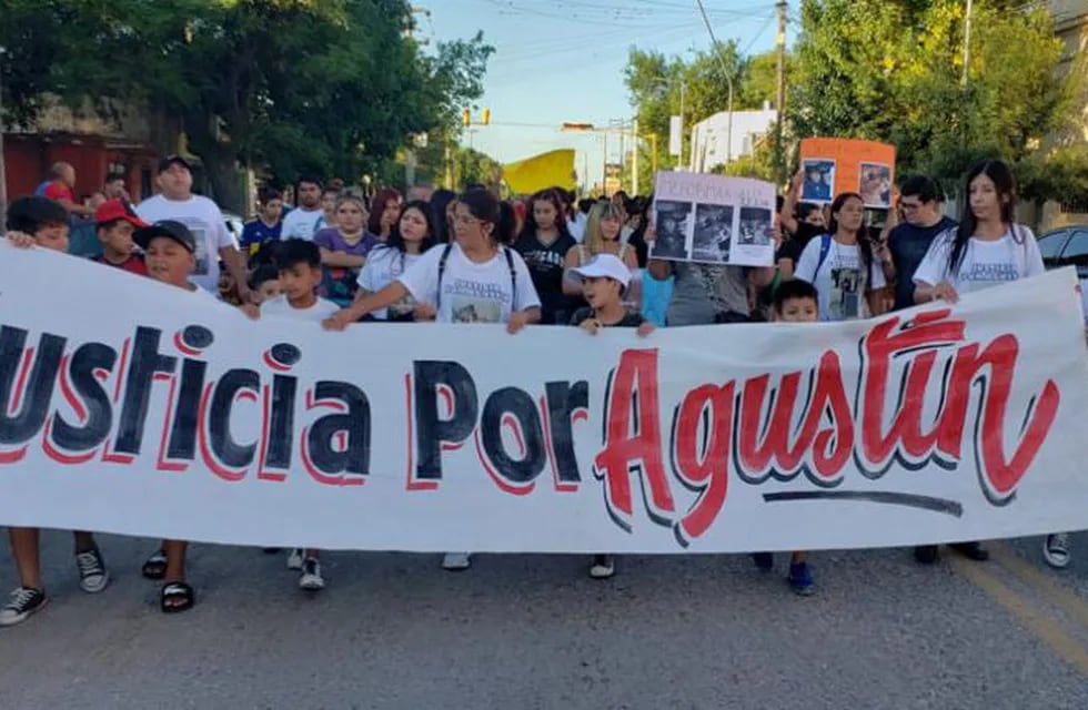 Familiares y amigos de la víctima se movilizaron en barrio Guiñazú para exigir justicia.