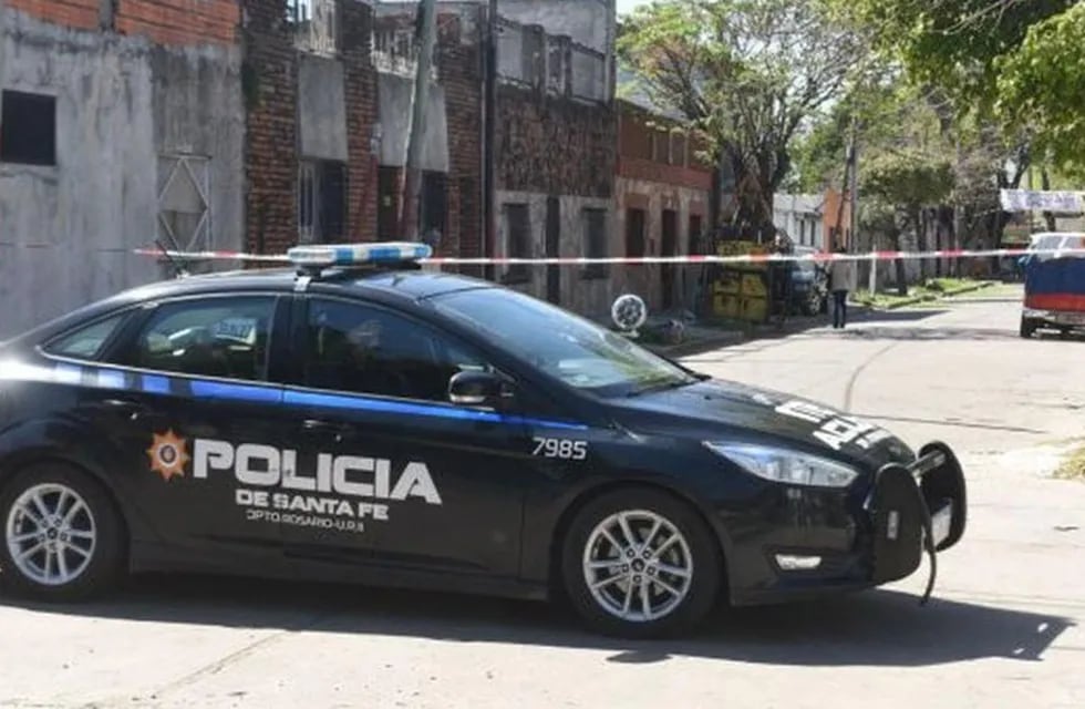 La Policía de Santa Fe intervino por la denuncia sobre el asesinato este sábado en Ayacucho y calle 529. (Imagen ilustrativa)