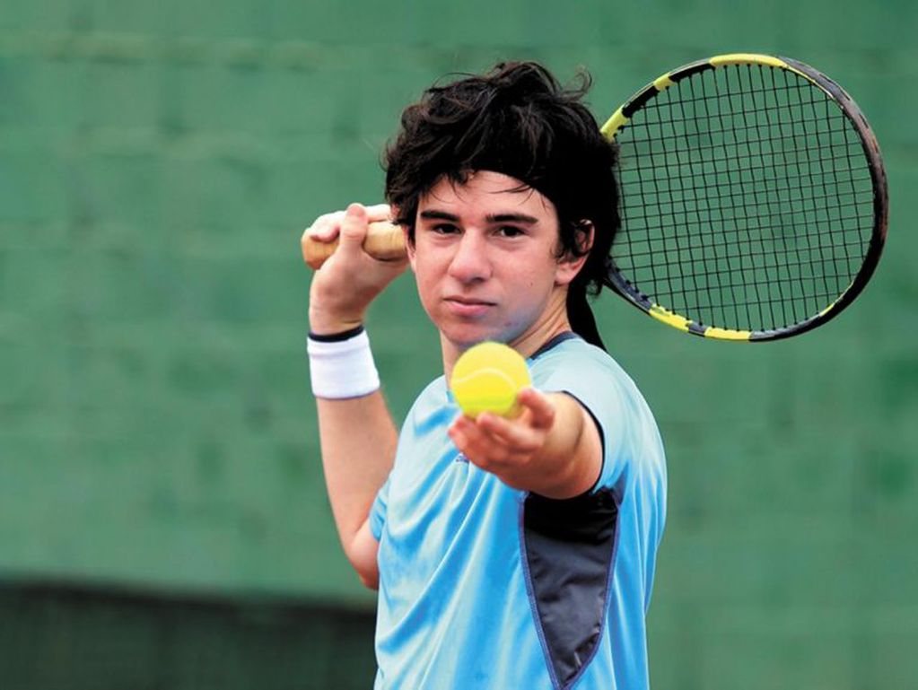 Ezequiel Monferrer, tenista posadeño.