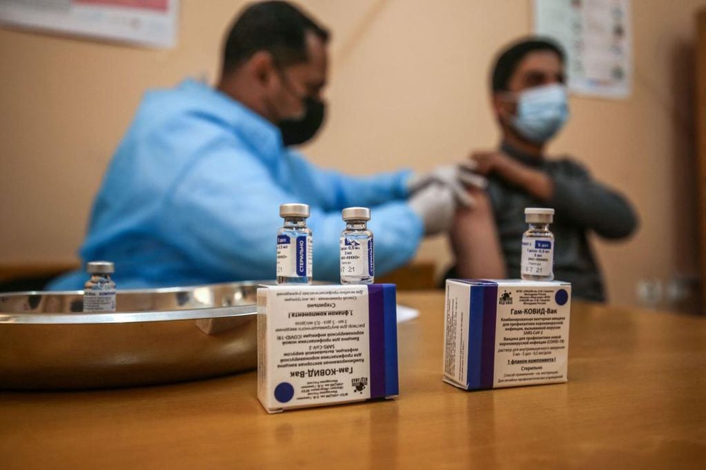 El 0,1% de las personas que se vacunaron contra el coronavirus en la capital rusa, es decir unos 1.000 ciudadanos, contrajeron la covid-19