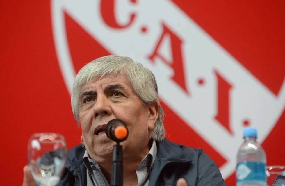Hugo Moyano es el principal apuntado por los hinchas por la situación económica de Independiente.