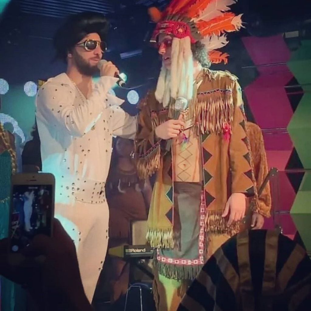 Gonzalo Higuaín se disfrazó de Elvis y la rompió toda (Fotos: Instagram)