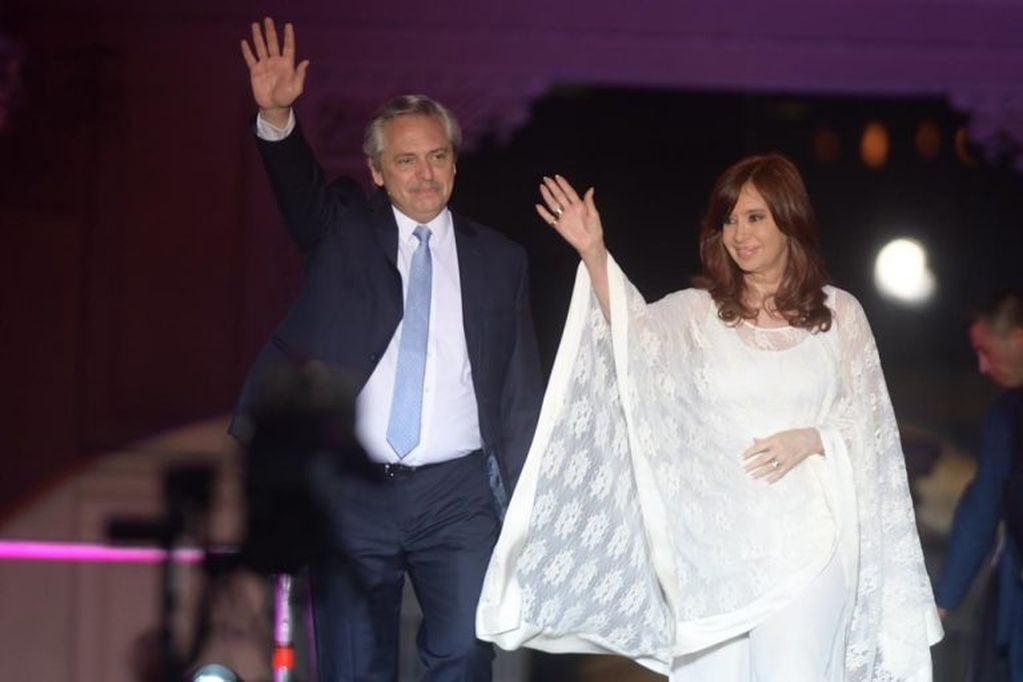 Alberto Fernández y Cristina Kirchner en la Plaza de Mayo\u002E (Foto: Federico López Claro)