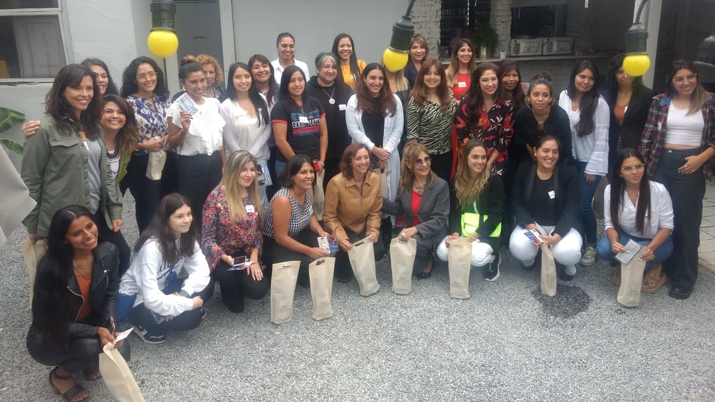 Emprendedoras procedentes de diferentes puntos de la provincia asisten a los "Networking Brunch" que desde 2018 propone en Jujuy la comunidad internacional de mujeres LadiesBrunch.