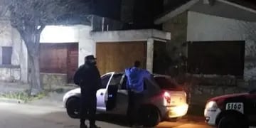 Córdoba: tiene coronavirus, violó el aislamiento y les tosió a los policías