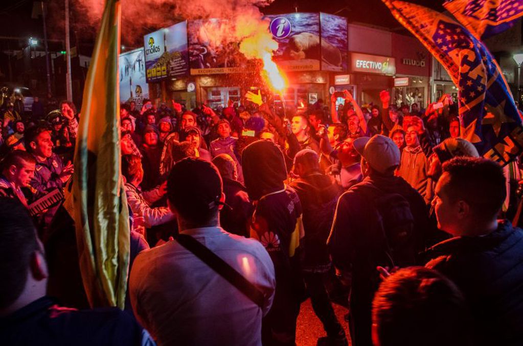 Multitud de hinchas en la capital fueguina