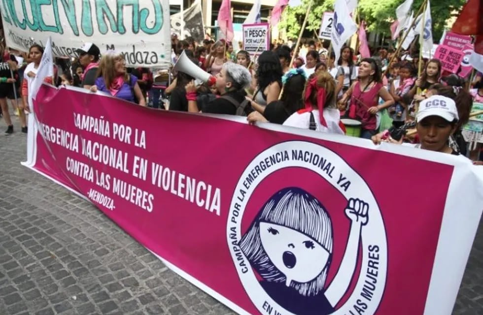 Unas 3.000 personas se reunieron en la Ciudad de Mendoza para marchar contra la violencia machista.