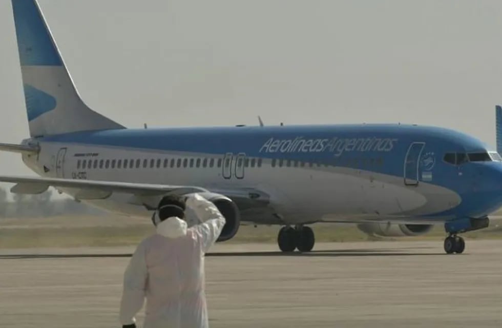 Arribo esta mañana a Mendoza el primer vuelo comercial de Aerolíneas Argentinas durante la pandemia.