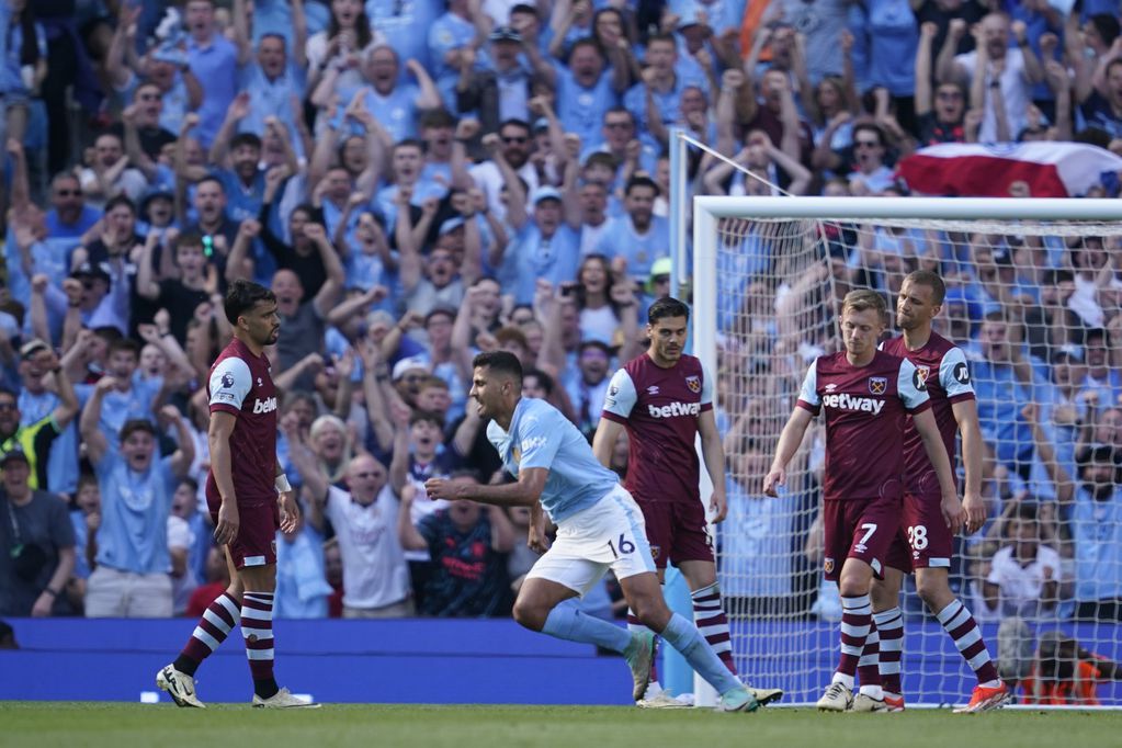 Manchester City, último campeón de la Premier League, es un ejemplo de SAD en el mundo del fútbol. (AP Foto/Dave Thompson)