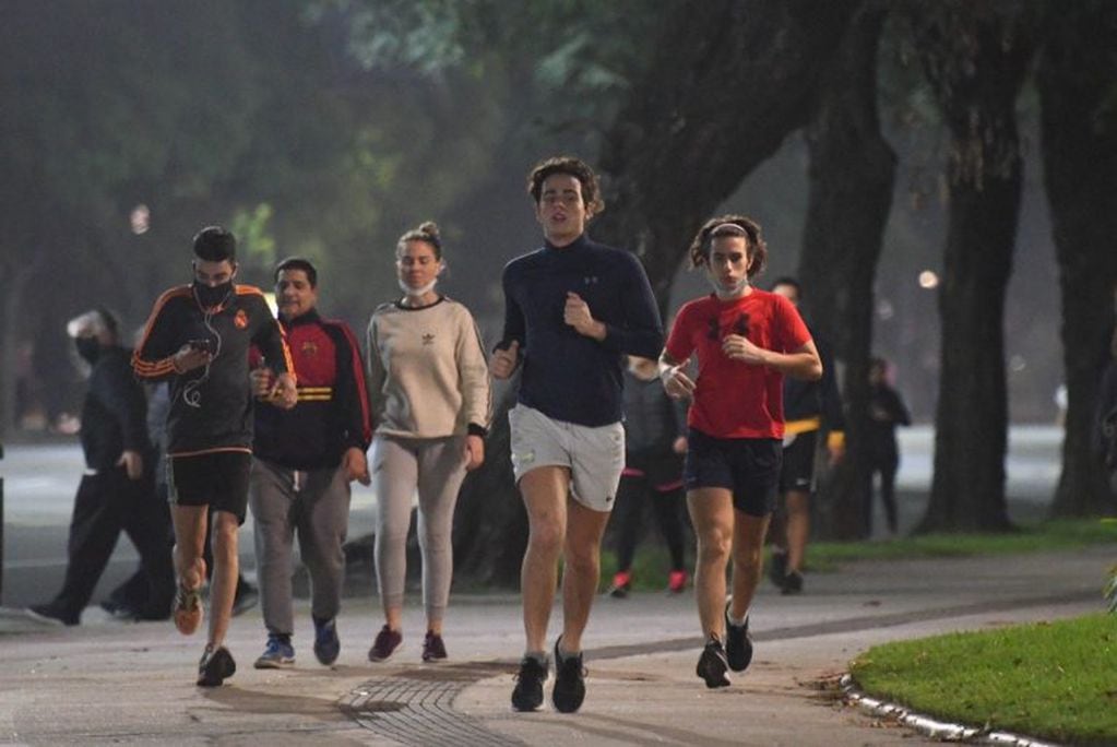 Ya se puede salir a correr en la Ciudad de Buenos Aires. (Foto: Clarín)