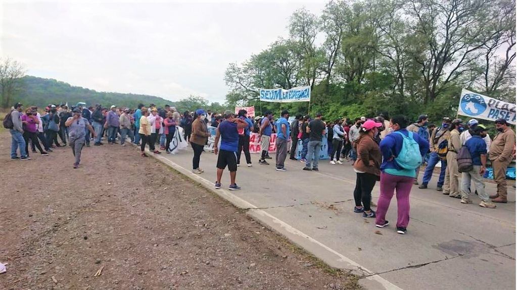 Trabajadores del municipio de La Esperanza adhirieron masivamente a la protesta provincial.