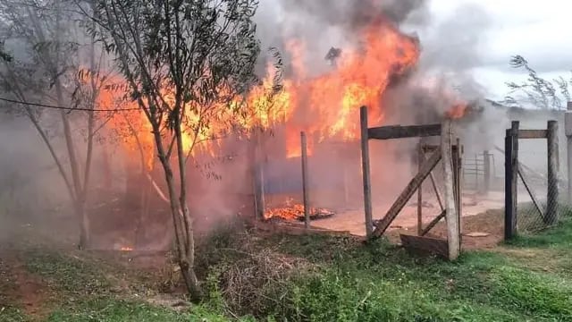 San Javier: incendio en una casa, no hay heridos
