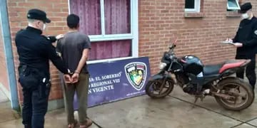 Efectivos policiales recuperan una moto robada en El Soberbio
