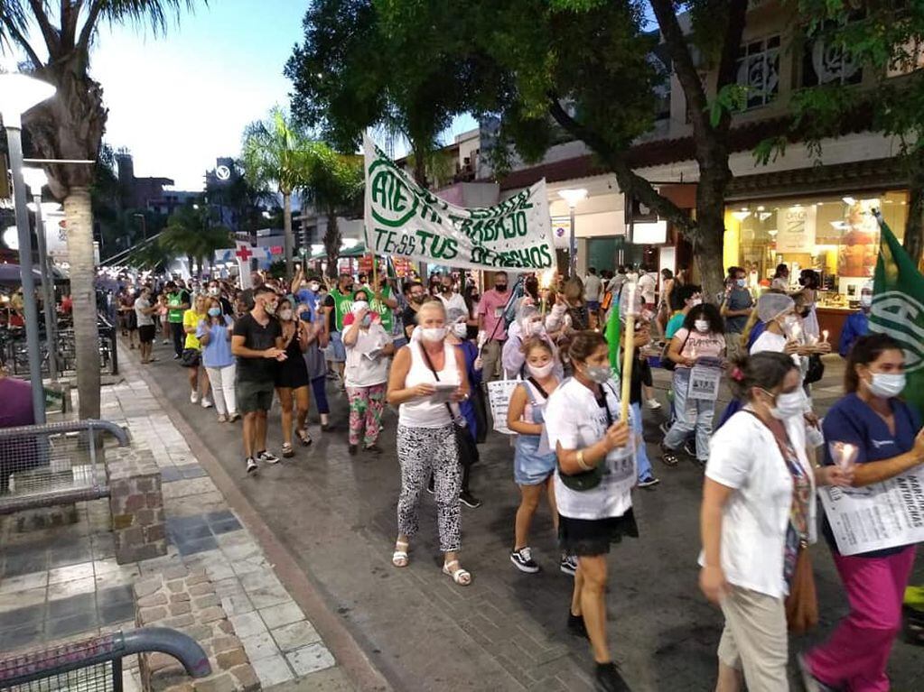 "Marcha de Antorchas por la Salud de Villa Carlos Paz", el viernes 22 de enero por el centro de la ciudad.