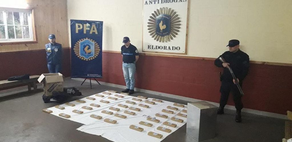 La Policía Federal incautó marihuana en cajas de encomiendas en Puerto Esperanza.