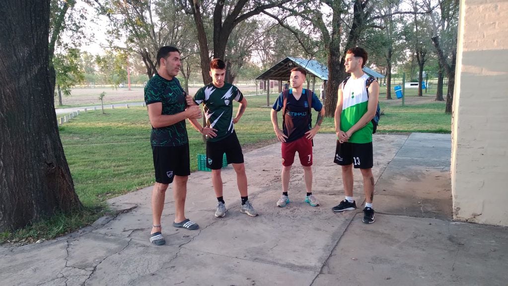 Gastón Cravero como entrenador, Wilson Orellano y Daniel Bocca Cultural Arroyito