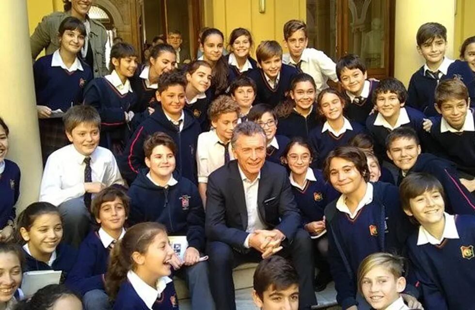 Macri con estudiantes