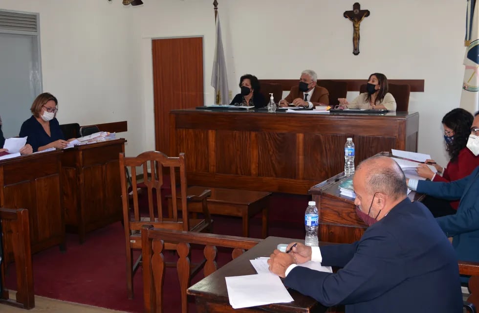 El Tribunal en lo Criminal 1 de Jujuy, durante la audiencia final del juicio a un policía que facilitó la fuga de tres detenidos  en Palpalá.